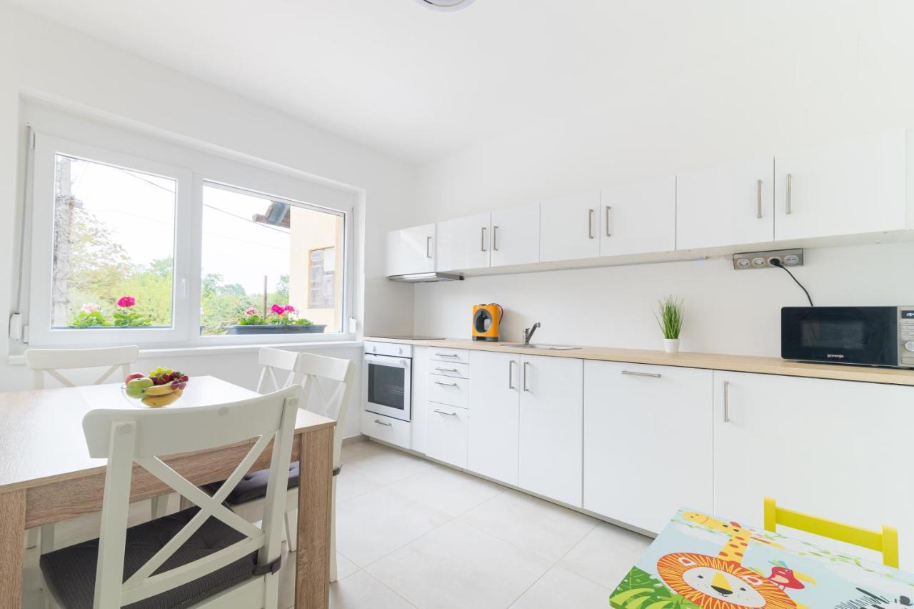 Eternity Apartmanhaz Кестели Екстериор снимка